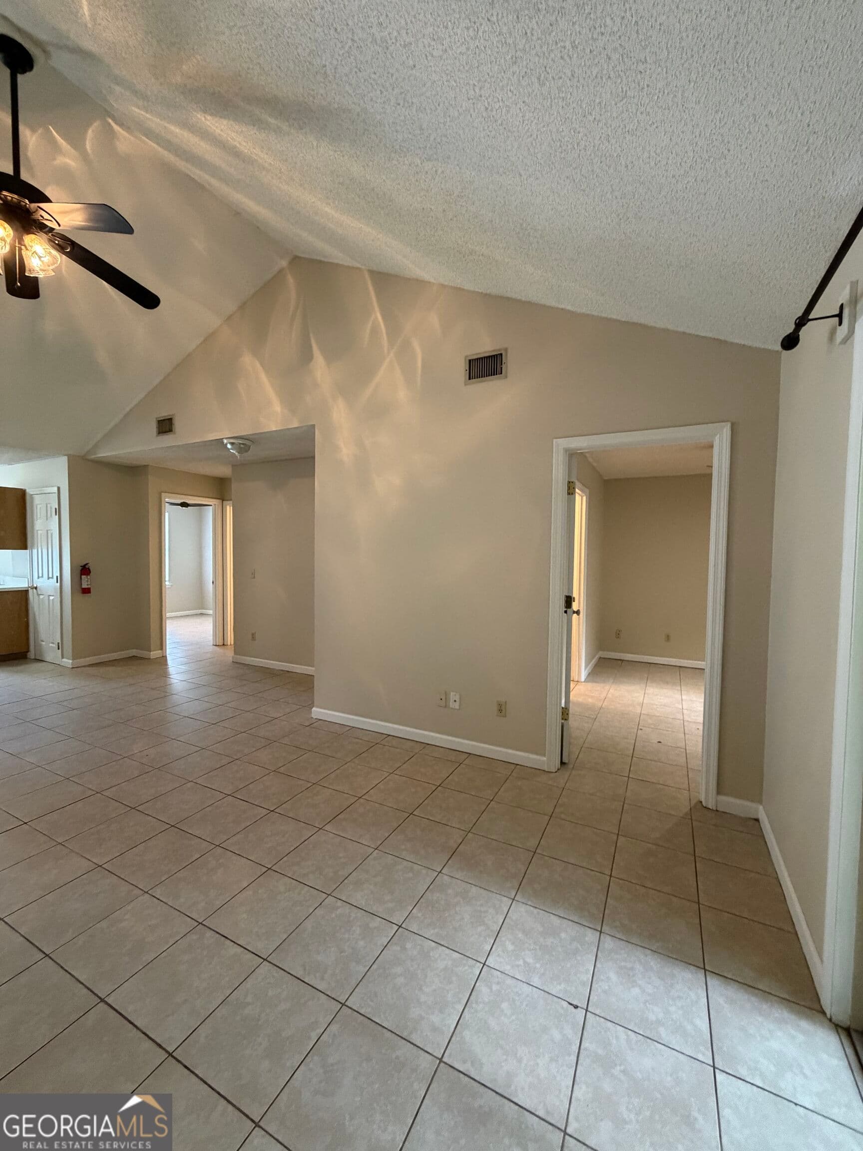 2 bedroom, 2 bathroom, 905 sq ft duplex for rent at 414 Admirals Walk Drive, St. Marys, GA 31558 for $1,225 a month — photo 5