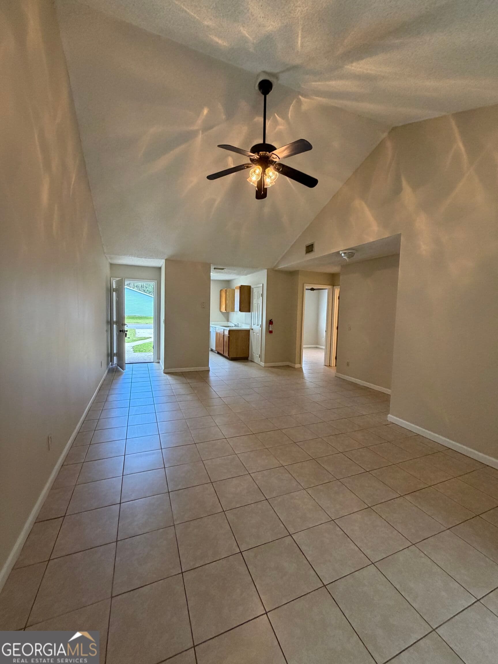 2 bedroom, 2 bathroom, 905 sq ft duplex for rent at 414 Admirals Walk Drive, St. Marys, GA 31558 for $1,225 a month — photo 4