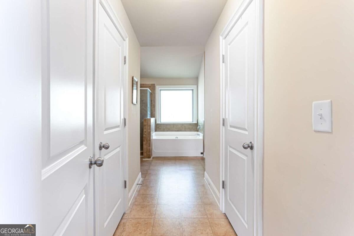 5 bedroom, 3 bathroom, 3,140 sq ft single family residence for sale at 100 Regency Place, Covington, GA 30016 — photo 8