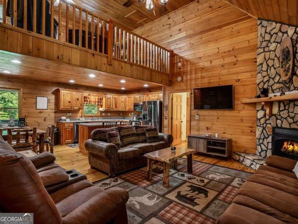 3 bedroom, 3 bathroom, 1,756 sq ft cabin,single family residence for sale at 808 Villa Drive, Ellijay, GA 30540 — photo 10