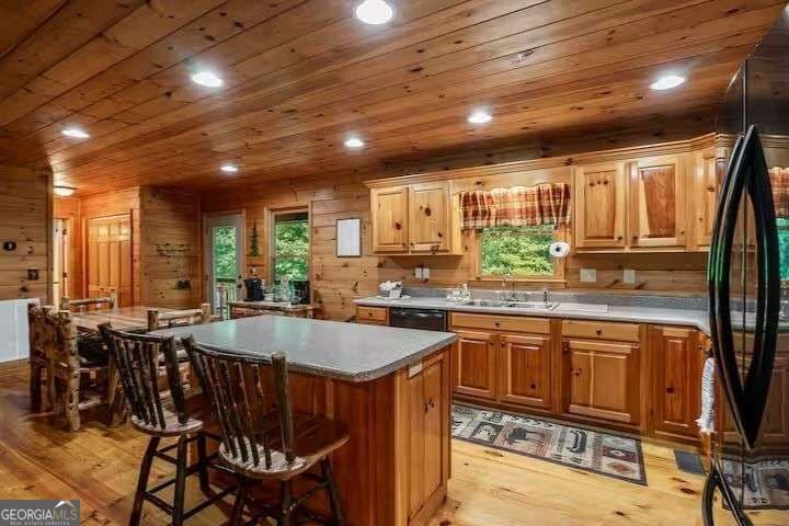 3 bedroom, 3 bathroom, 1,756 sq ft cabin,single family residence for sale at 808 Villa Drive, Ellijay, GA 30540 — photo 4