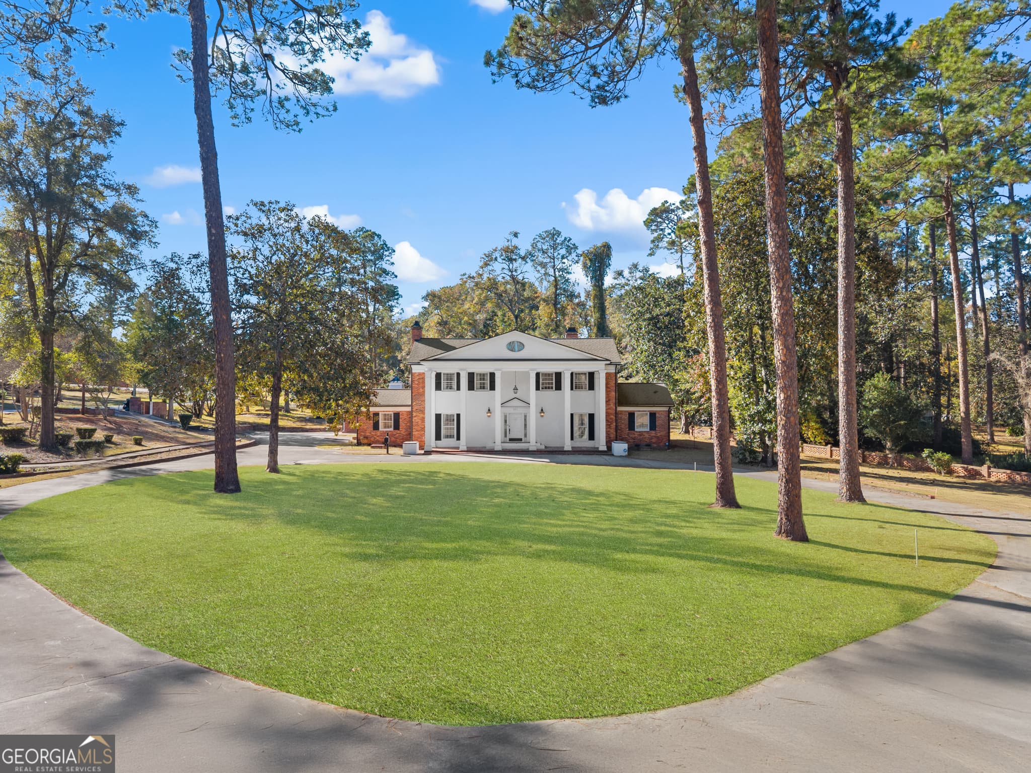 6 bedroom, 3.5 bathroom, 4,775 sq ft single family residence sold at 501 N Main Street, Sylvania, GA 30467