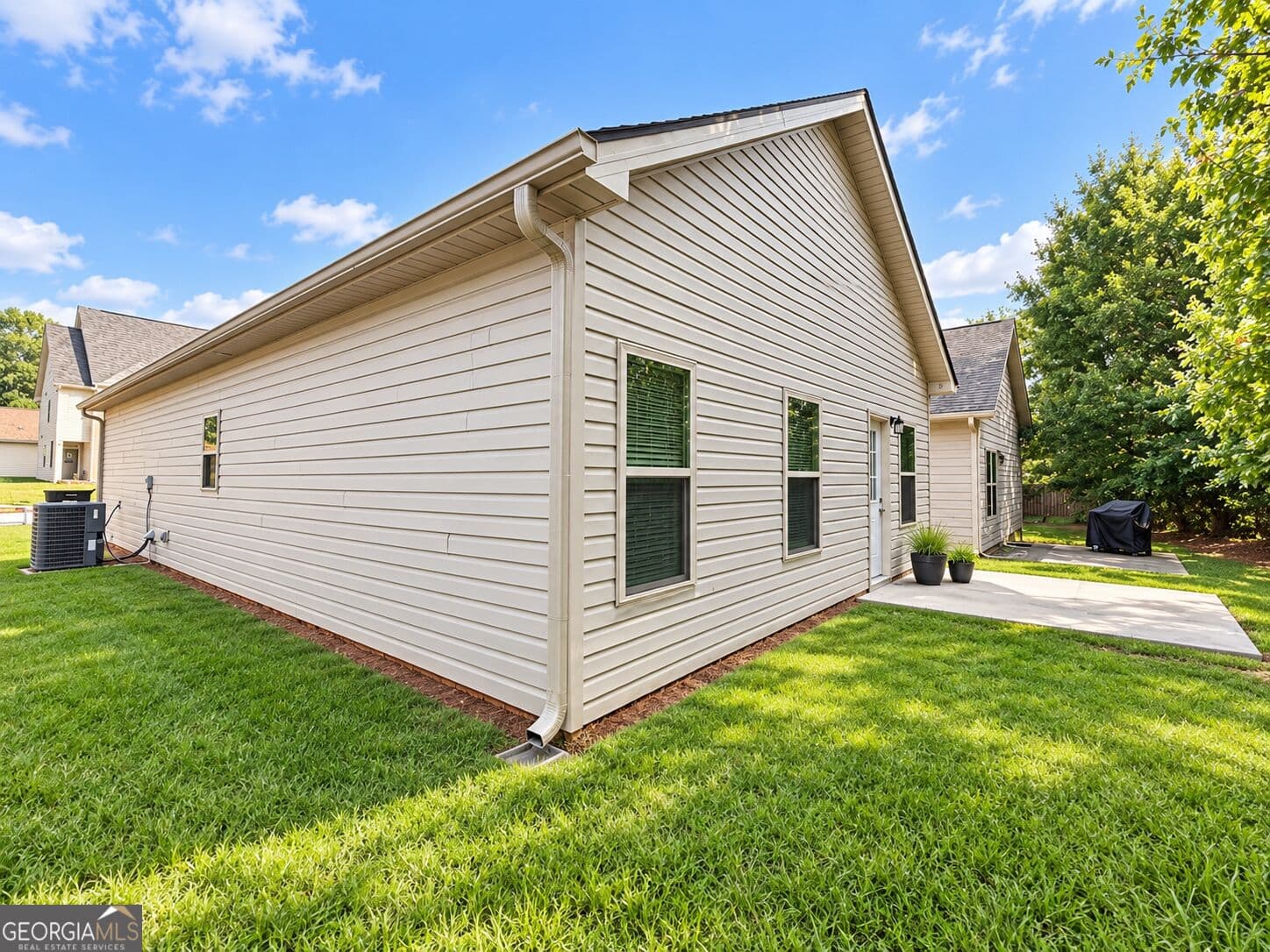 3 bedroom, 2 bathroom, 1,405 sq ft single family residence for sale at 11957 Lovejoy Crossing Boulevard, Hampton, GA 30228 — photo 5