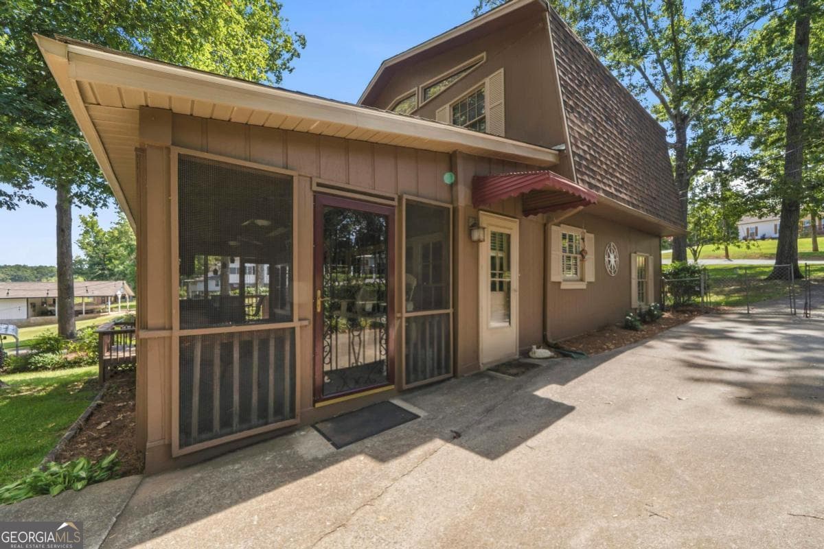 3 bedroom, 3 bathroom, 1,218 sq ft single family residence for sale at 260 Shelton Drive, Eatonton, GA 31024 — photo 3
