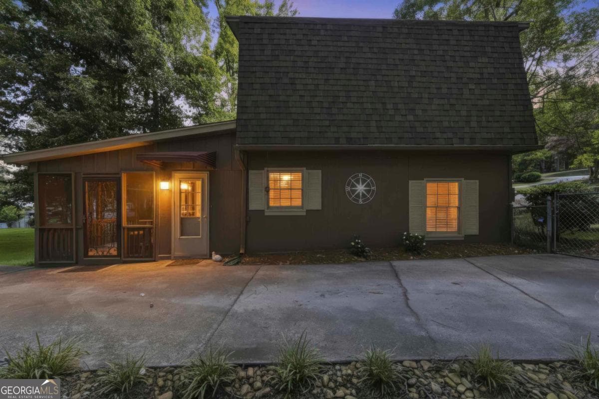 3 bedroom, 3 bathroom, 1,218 sq ft single family residence for sale at 260 Shelton Drive, Eatonton, GA 31024