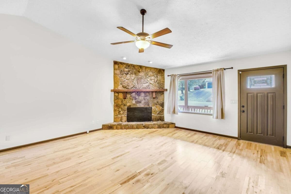 3 bedroom, 2 bathroom single family residence for rent at 256 Park Avenue, Woodstock, GA 30188 for $2,250 a month — photo 7