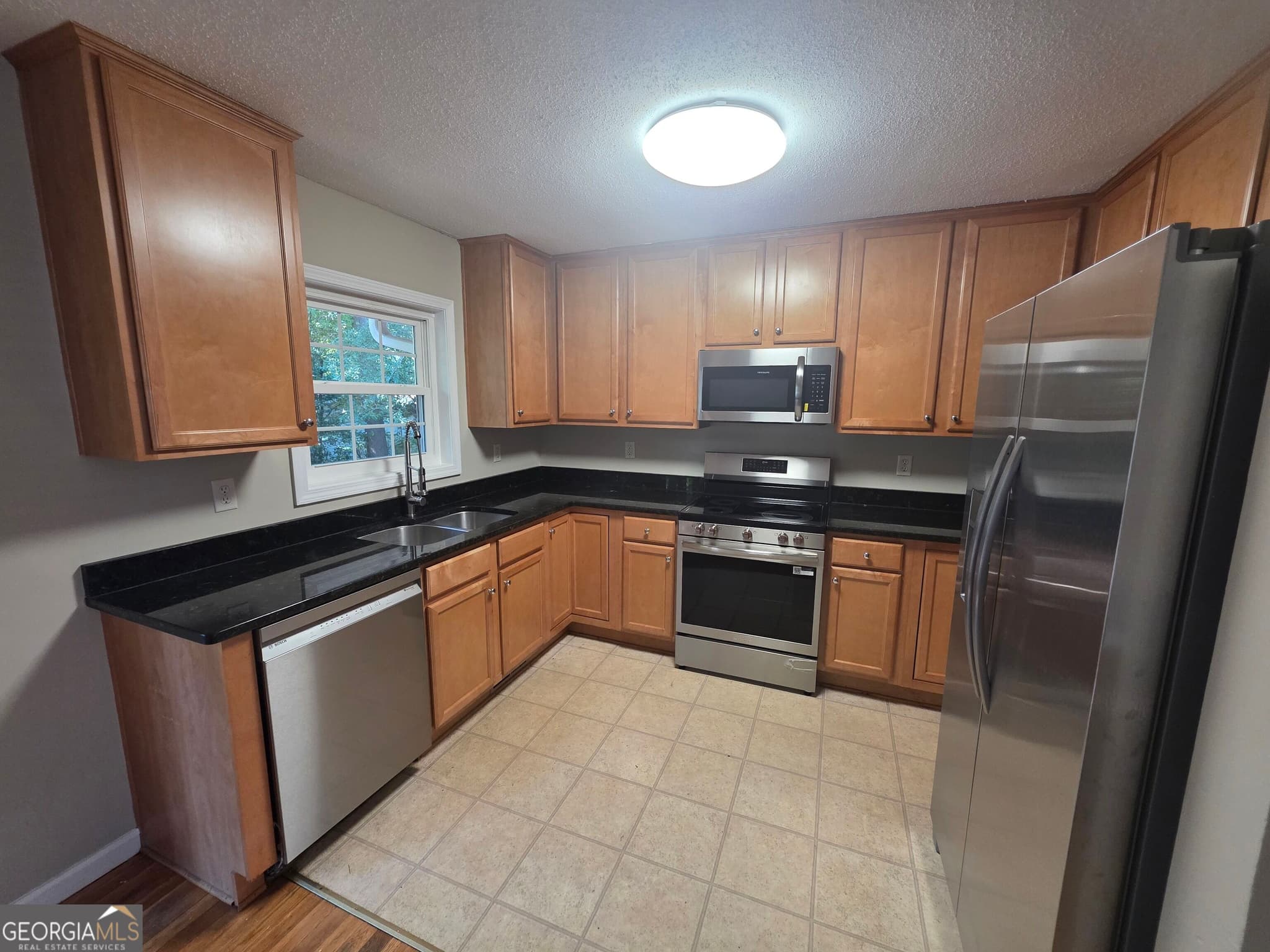 4 bedroom, 2 bathroom, 2,217 sq ft single family residence for rent at 402 Hip Pocket Road, Peachtree City, GA 30269 for $2,500 a month — photo 3
