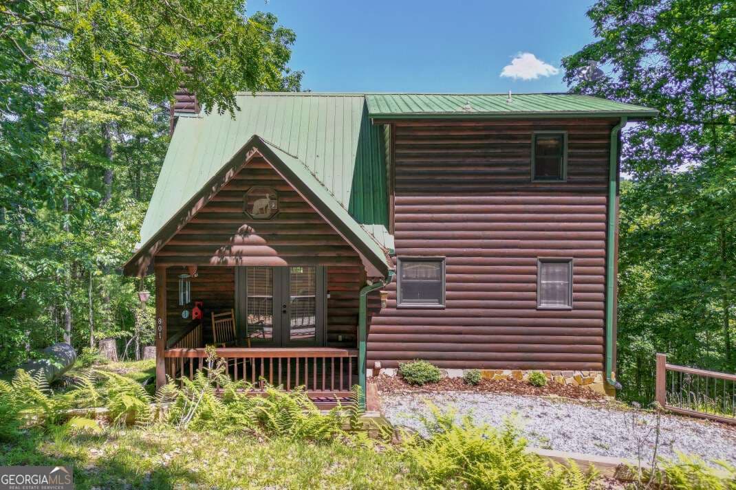 3 bedroom, 3 bathroom, 1,920 sq ft cabin,single family residence for sale at 801 Davenport Mountain Road, Blue Ridge, GA 30513 — photo 1 of 33