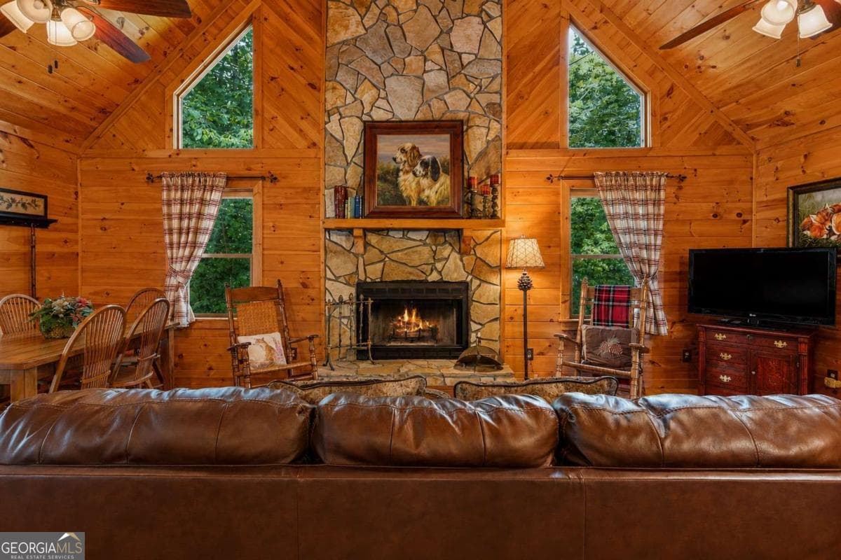 3 bedroom, 3 bathroom, 1,920 sq ft cabin,single family residence for sale at 801 Davenport Mountain Road, Blue Ridge, GA 30513 — photo 5