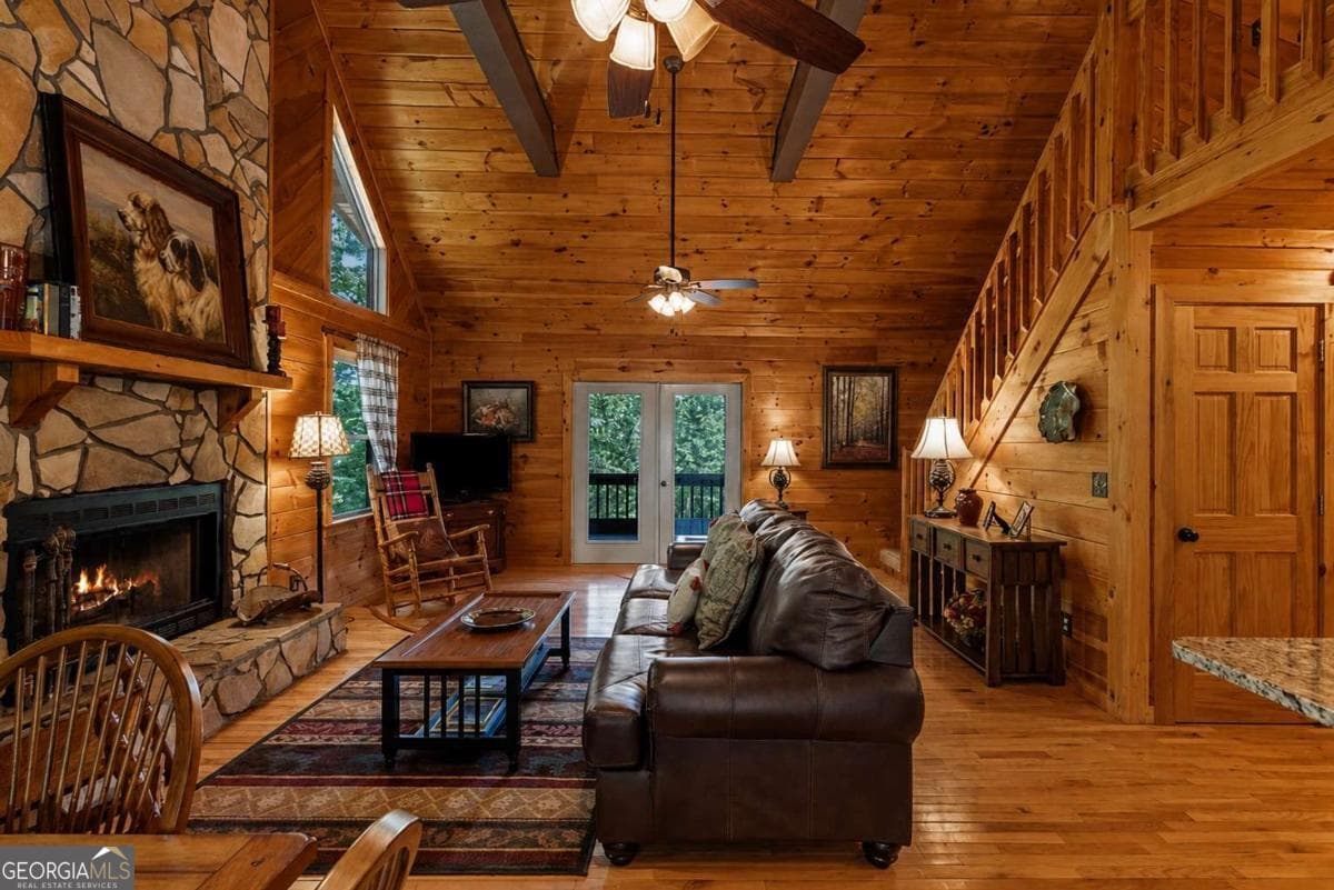 3 bedroom, 3 bathroom, 1,920 sq ft cabin,single family residence for sale at 801 Davenport Mountain Road, Blue Ridge, GA 30513 — photo 4