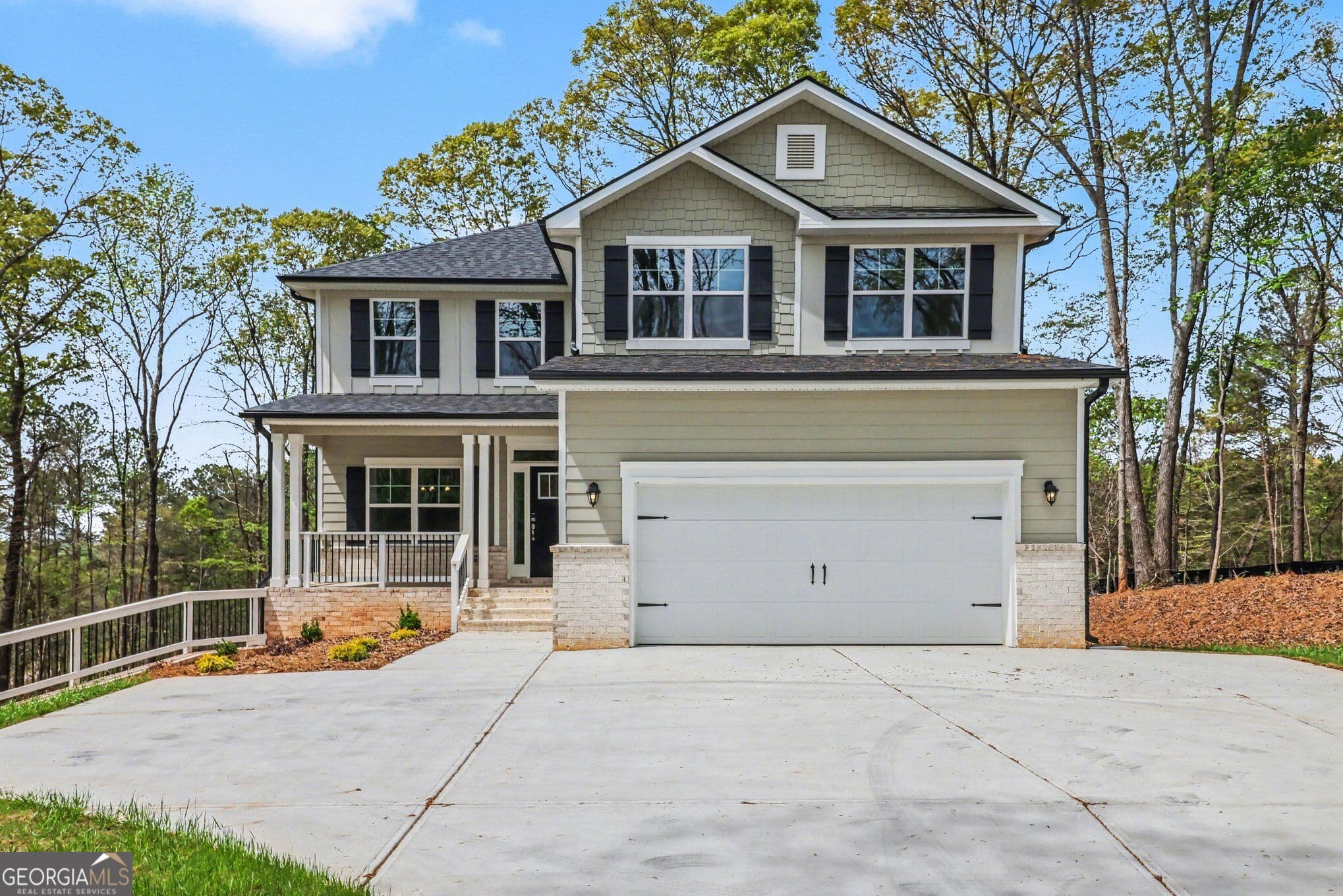 4 bedroom, 4.5 bathroom, 3,681 sq ft single family residence for sale at 626 Walnut Creek Parkway, Pendergrass, GA 30567 — photo 2