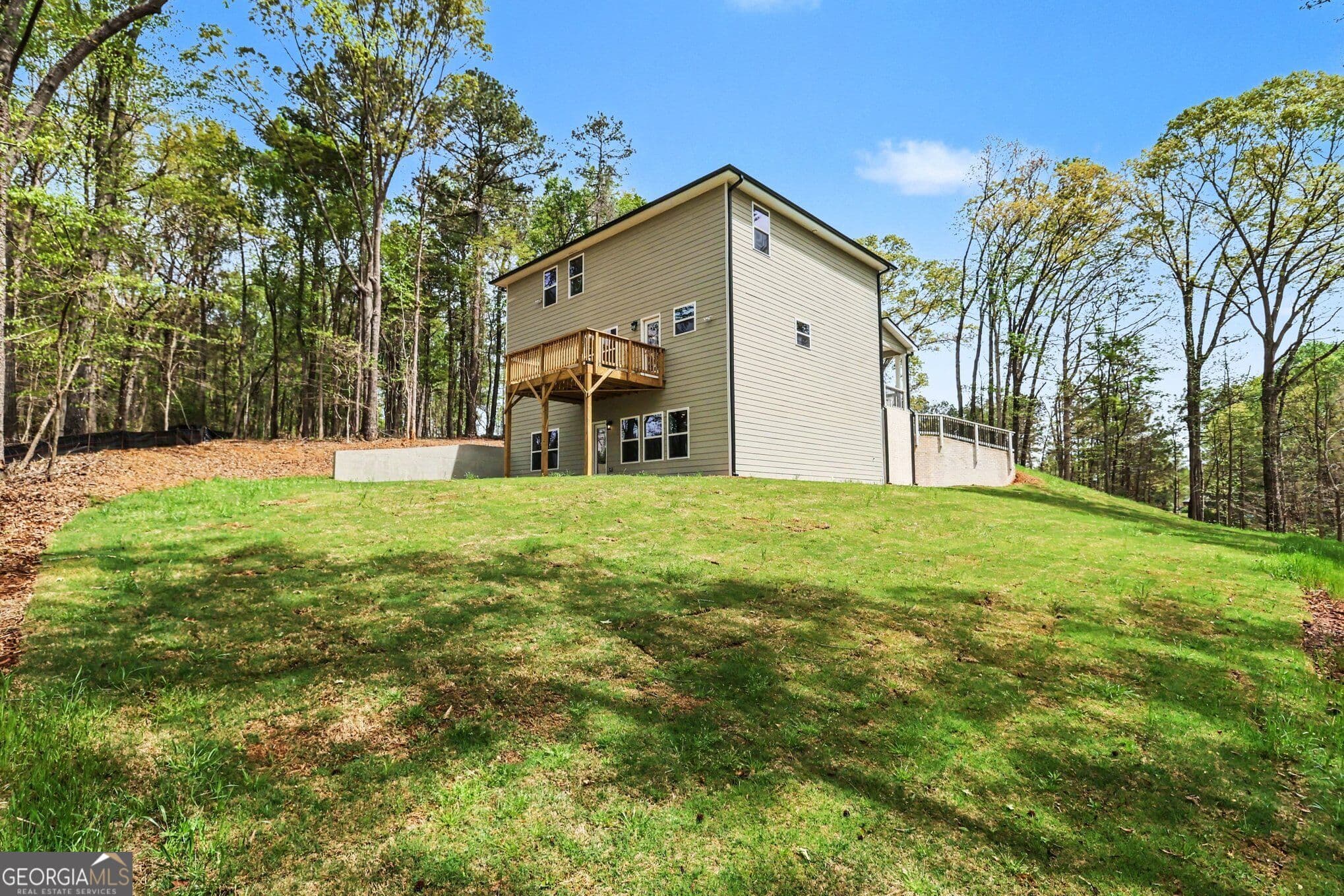 4 bedroom, 4.5 bathroom, 3,681 sq ft single family residence for sale at 626 Walnut Creek Parkway, Pendergrass, GA 30567 — photo 5