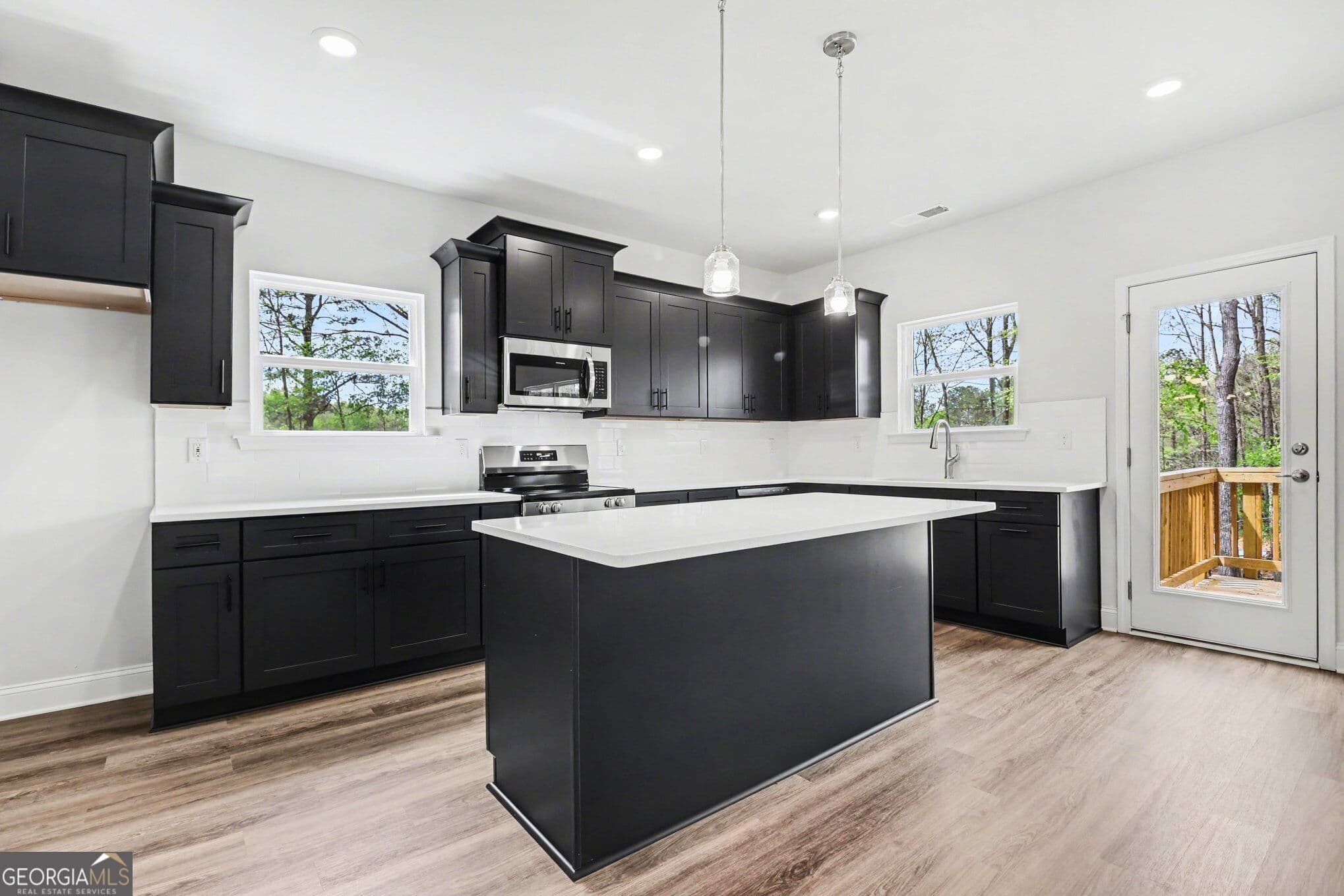 4 bedroom, 4.5 bathroom, 3,681 sq ft single family residence for sale at 626 Walnut Creek Parkway, Pendergrass, GA 30567 — photo 9