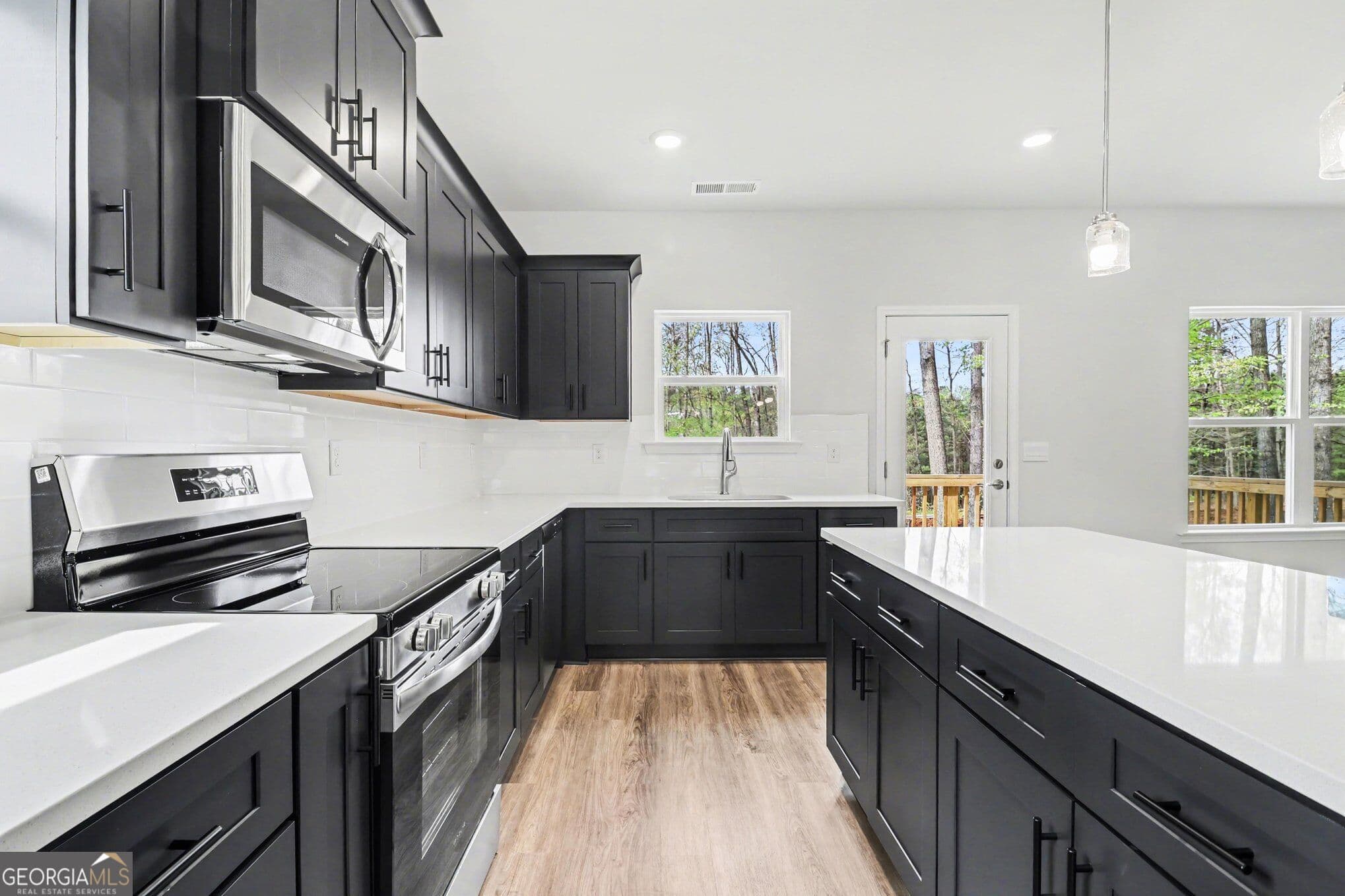 4 bedroom, 4.5 bathroom, 3,681 sq ft single family residence for sale at 626 Walnut Creek Parkway, Pendergrass, GA 30567 — photo 8