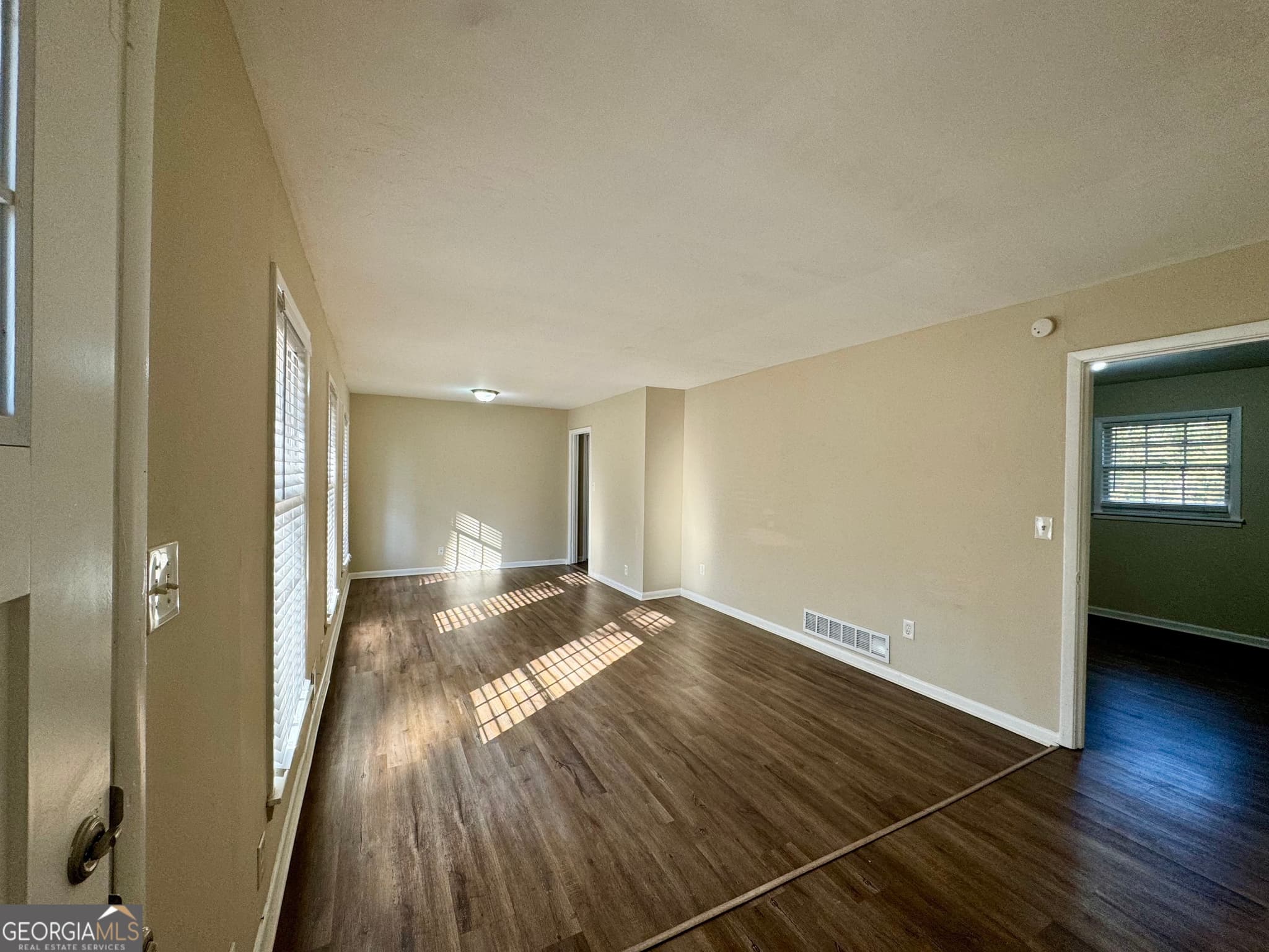 5 bedroom, 2 bathroom, 2,243 sq ft single family residence for sale at 1965 Rollingwood Drive, Atlanta, GA 30316 — photo 3