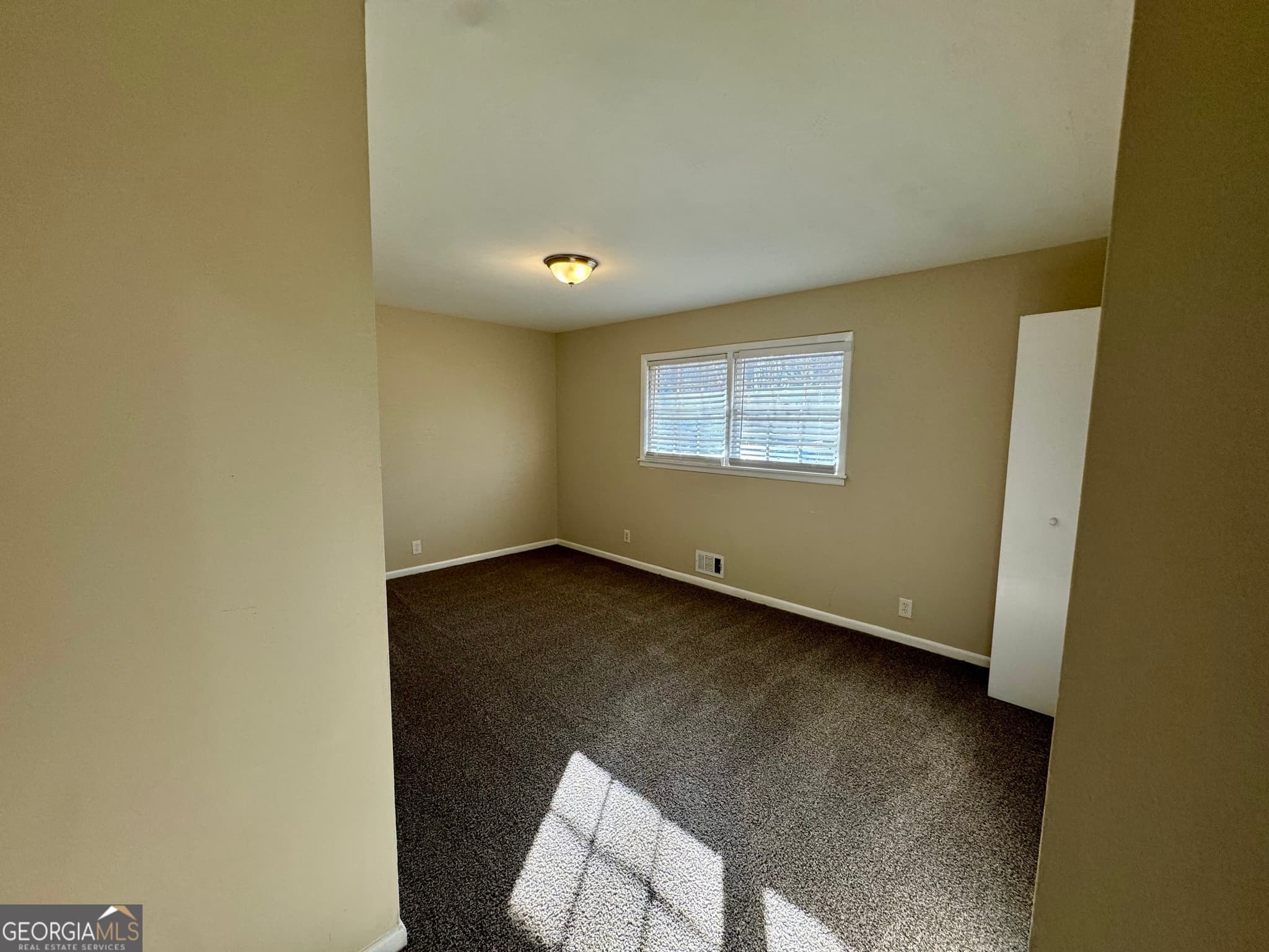 5 bedroom, 2 bathroom, 2,243 sq ft single family residence for sale at 1965 Rollingwood Drive, Atlanta, GA 30316 — photo 9