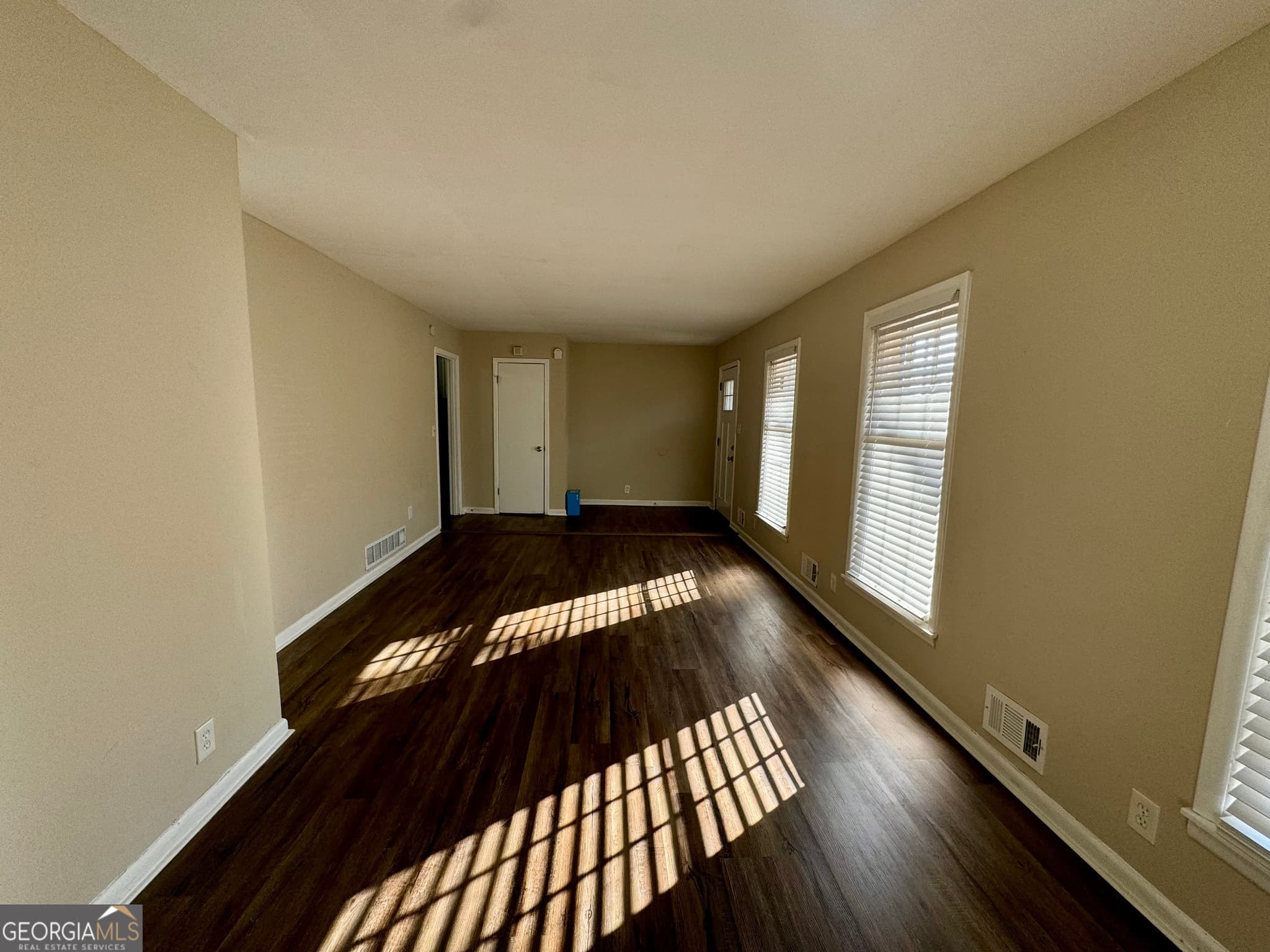 5 bedroom, 2 bathroom, 2,243 sq ft single family residence for sale at 1965 Rollingwood Drive, Atlanta, GA 30316 — photo 4