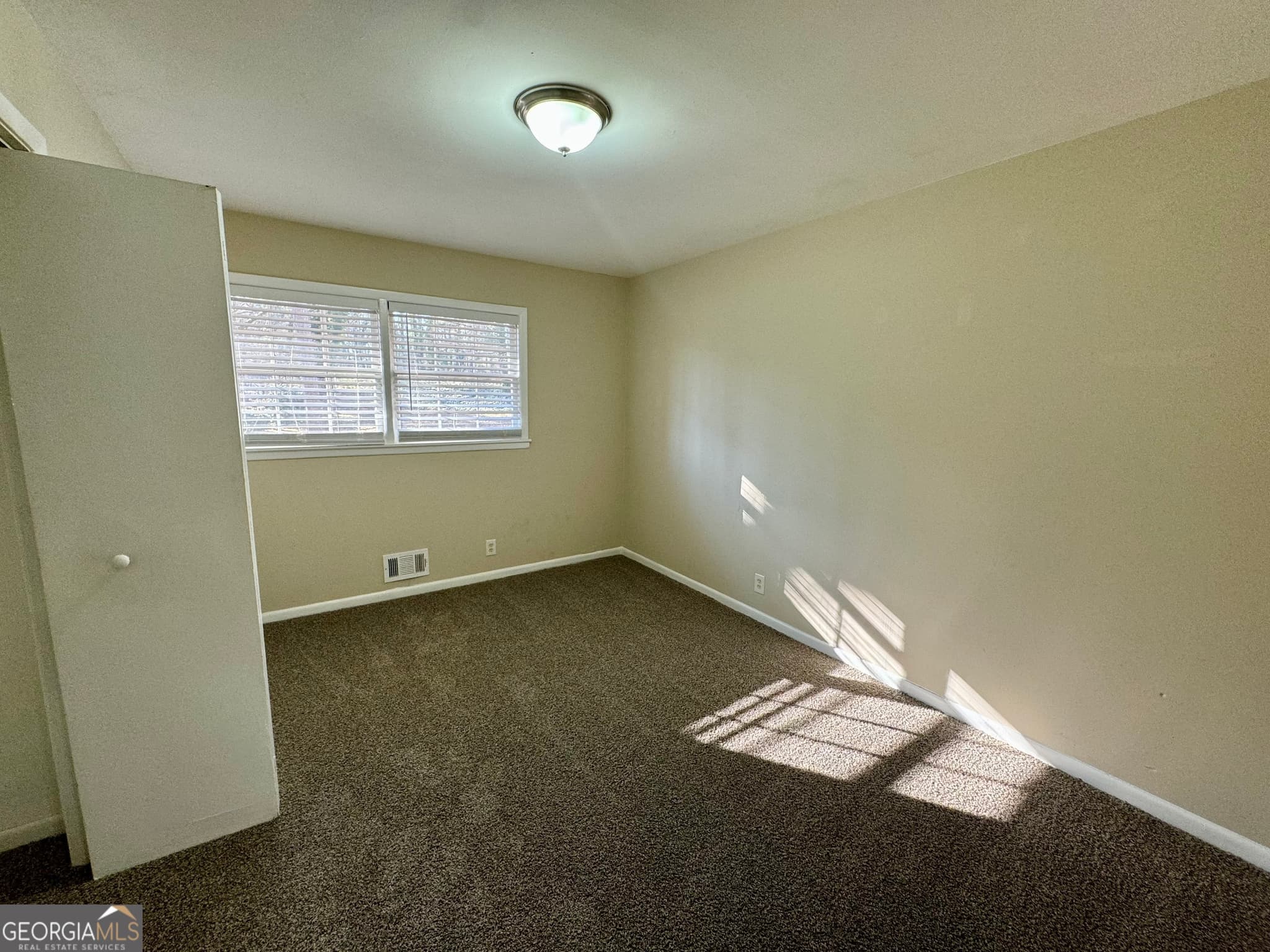 5 bedroom, 2 bathroom, 2,243 sq ft single family residence for sale at 1965 Rollingwood Drive, Atlanta, GA 30316 — photo 8