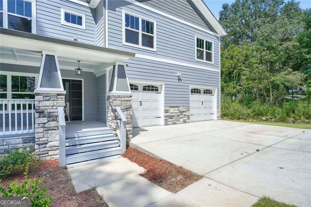 4 bedroom, 3 bathroom, 2,551 sq ft single family residence for sale at 3387 Lee Place, Atlanta, GA 30349 — photo 2