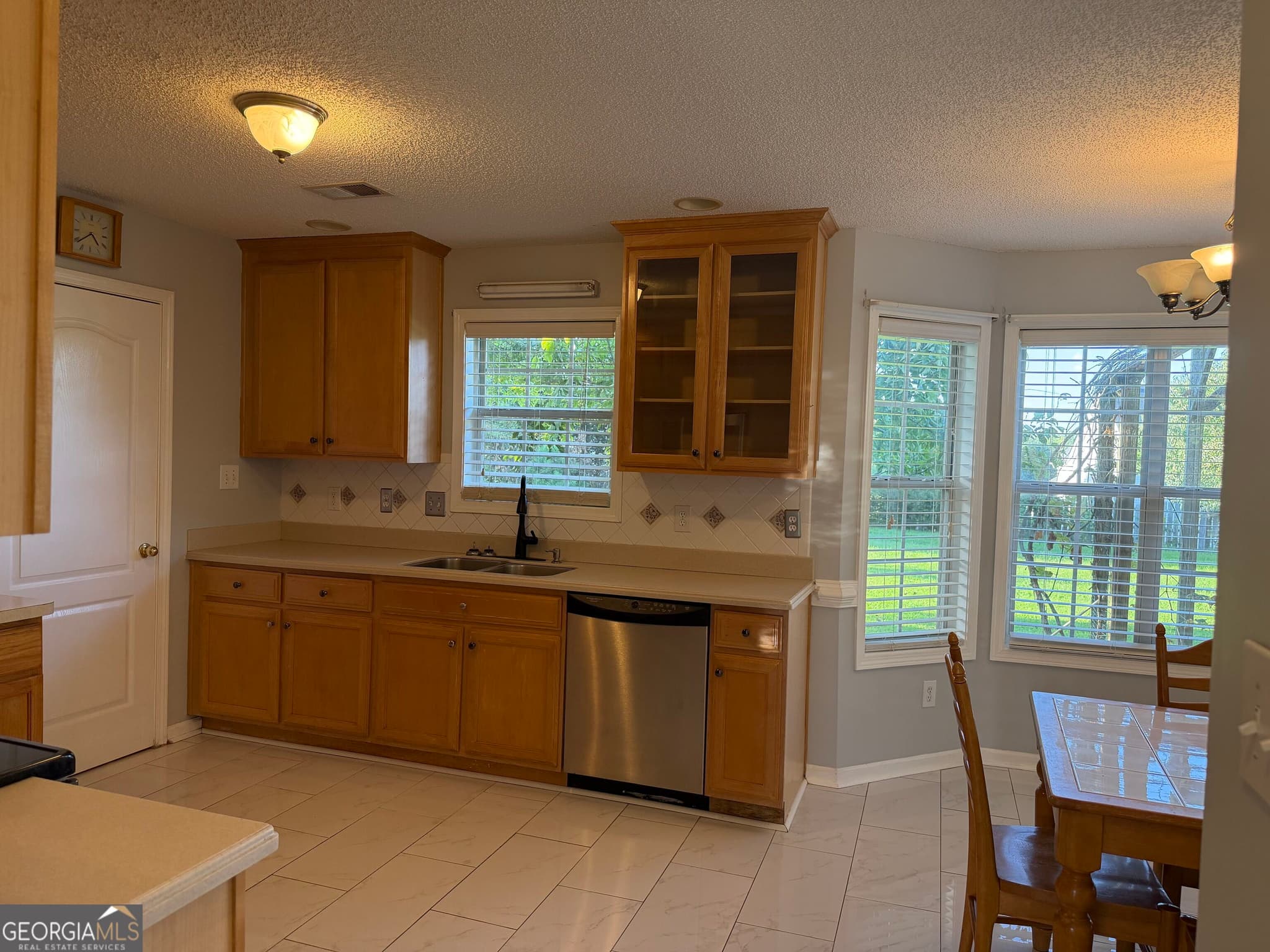 3 bedroom, 2.5 bathroom, 2,408 sq ft single family residence for sale at 152 Moss Pointe Drive, Mcdonough, GA 30253 — photo 7