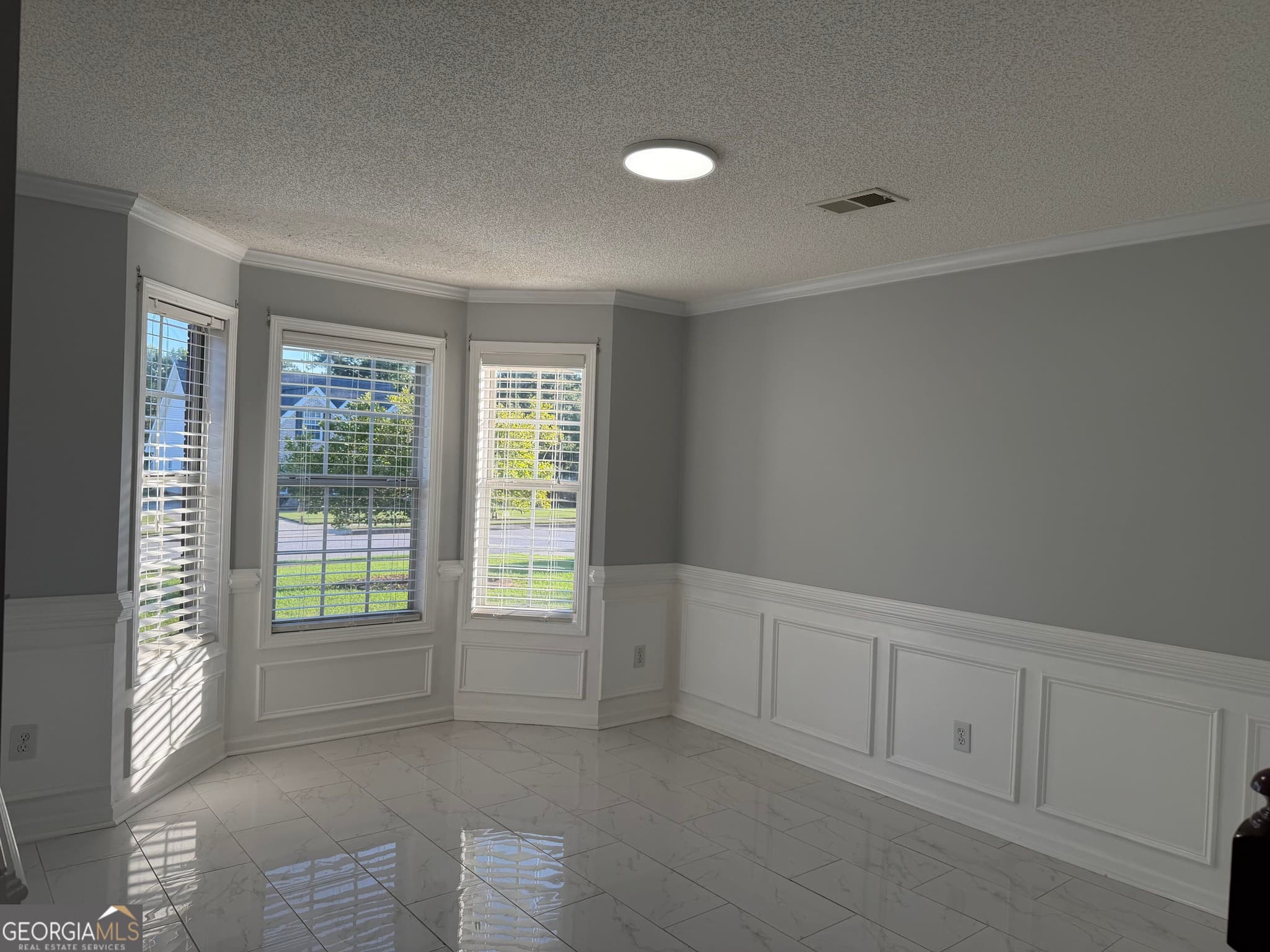 3 bedroom, 2.5 bathroom, 2,408 sq ft single family residence for sale at 152 Moss Pointe Drive, Mcdonough, GA 30253 — photo 4
