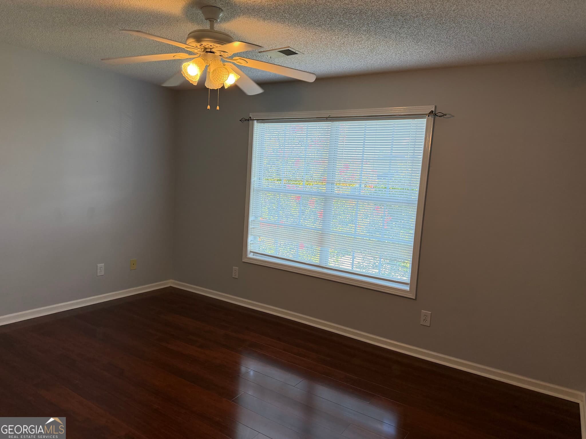 3 bedroom, 2.5 bathroom, 2,408 sq ft single family residence for sale at 152 Moss Pointe Drive, Mcdonough, GA 30253 — photo 8