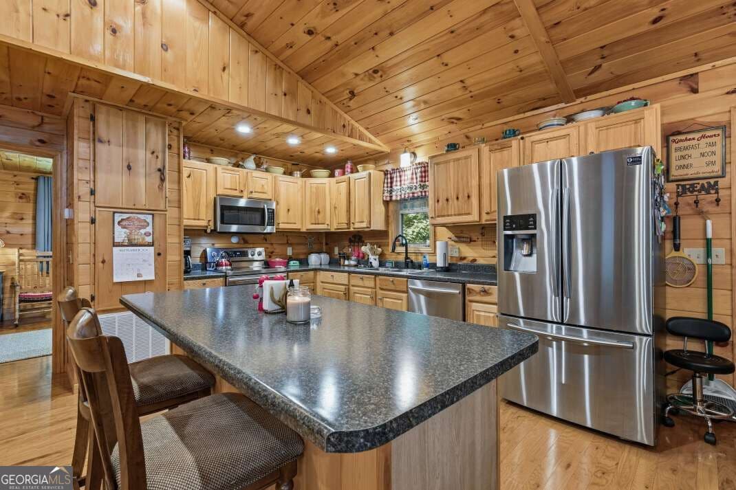 2 bedroom, 2.5 bathroom, 2,016 sq ft cabin,single family residence for sale at 327 Eagles Nest Lane, Blue Ridge, GA 30513 — photo 7