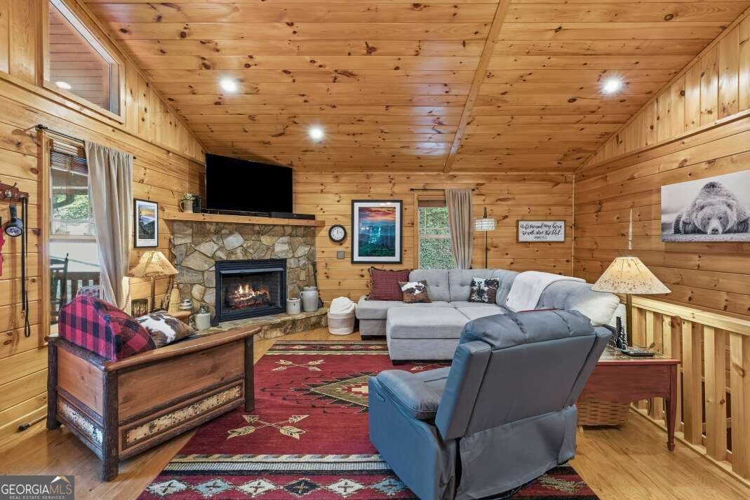 2 bedroom, 2.5 bathroom, 2,016 sq ft cabin,single family residence for sale at 327 Eagles Nest Lane, Blue Ridge, GA 30513 — photo 3