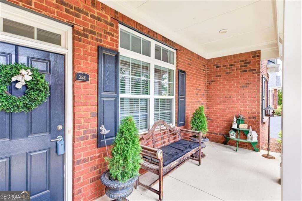 2 bedroom, 2 bathroom, 1,843 sq ft condominium for sale at 3581 Lindenridge Drive, Buford, GA 30519 — photo 2
