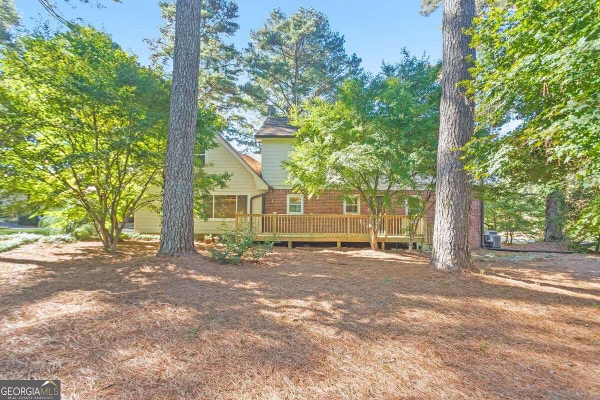 4 bedroom, 2.5 bathroom, 2,726 sq ft single family residence for sale at 724 Lanford Springs Drive, Lilburn, GA 30047 — photo 6
