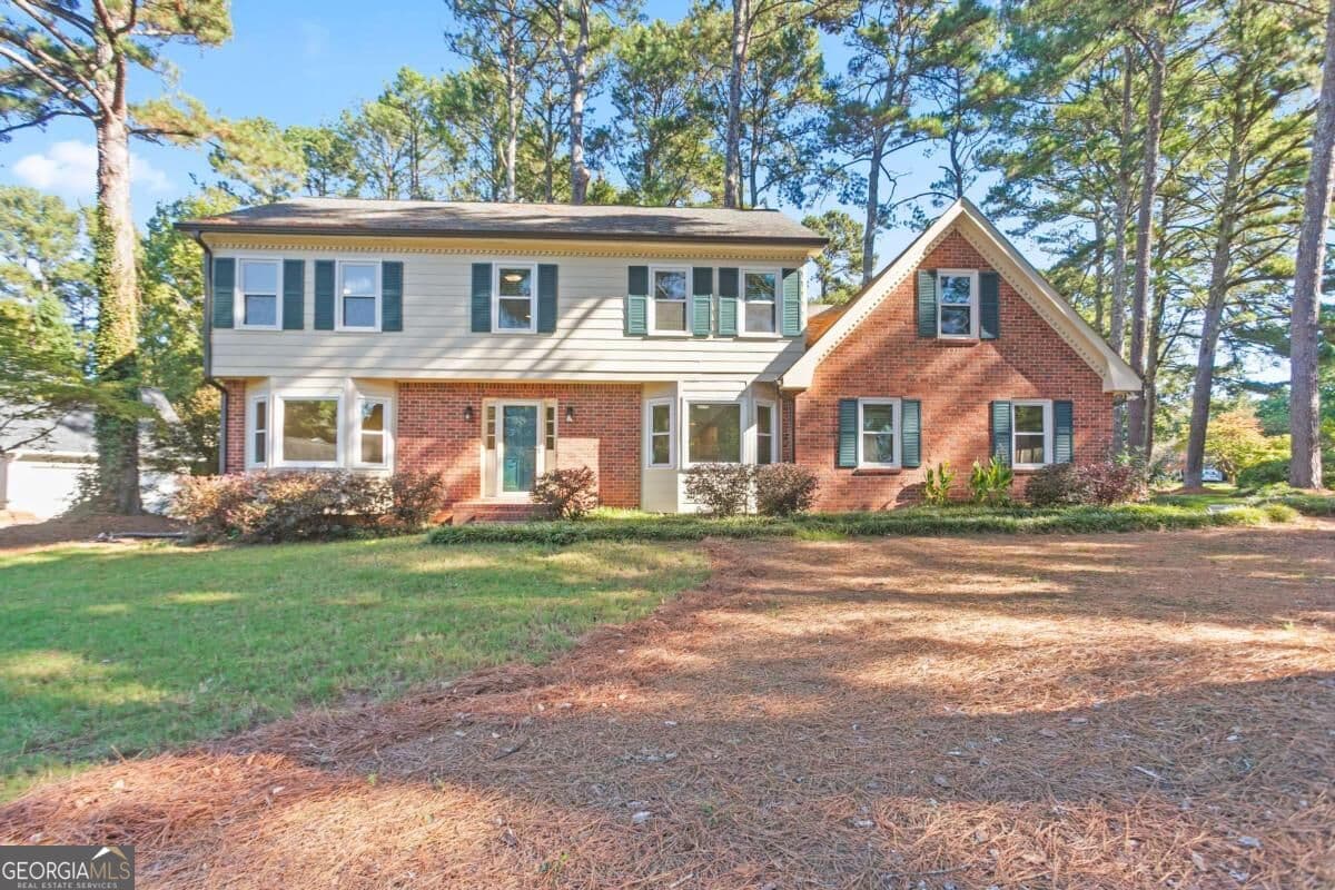 4 bedroom, 2.5 bathroom, 2,726 sq ft single family residence for sale at 724 Lanford Springs Drive, Lilburn, GA 30047 — photo 1 of 47