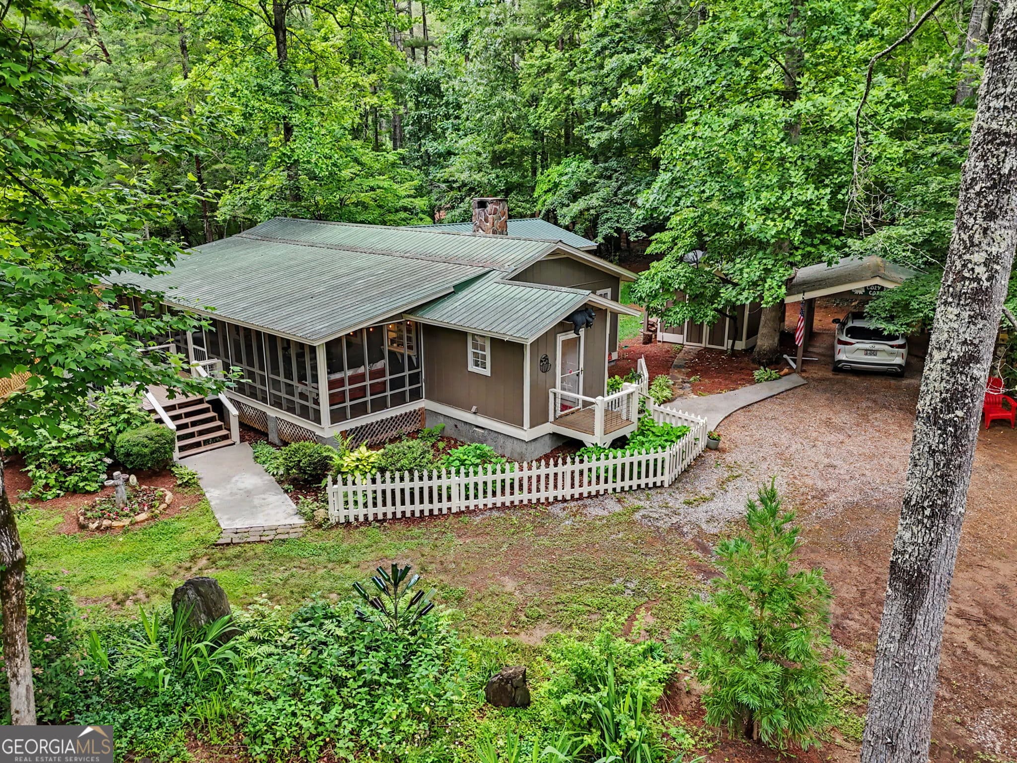 3 bedroom, 3.5 bathroom, 1,724 sq ft single family residence for sale at 5637 Murray Cove Road, Tiger, GA 30576 — photo 4