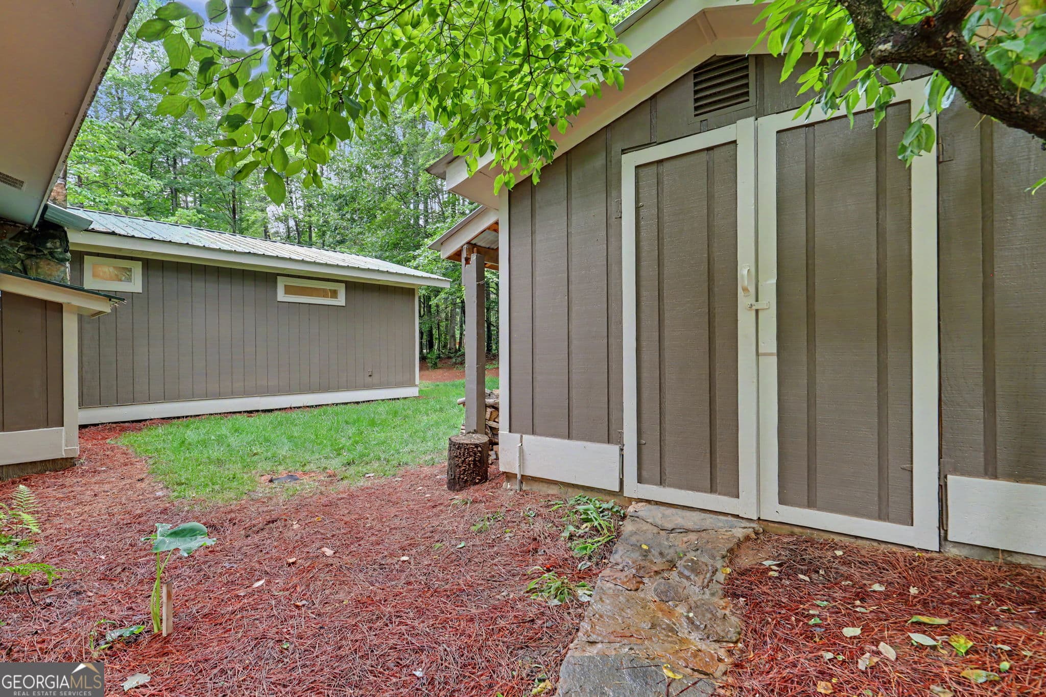 3 bedroom, 3.5 bathroom, 1,724 sq ft single family residence for sale at 5637 Murray Cove Road, Tiger, GA 30576 — photo 8