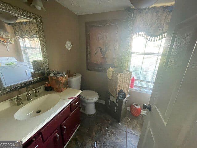 3 bedroom, 2.5 bathroom, 1,627 sq ft single family residence for sale at 2436 Stratford Court, Decatur, GA 30035 — photo 9