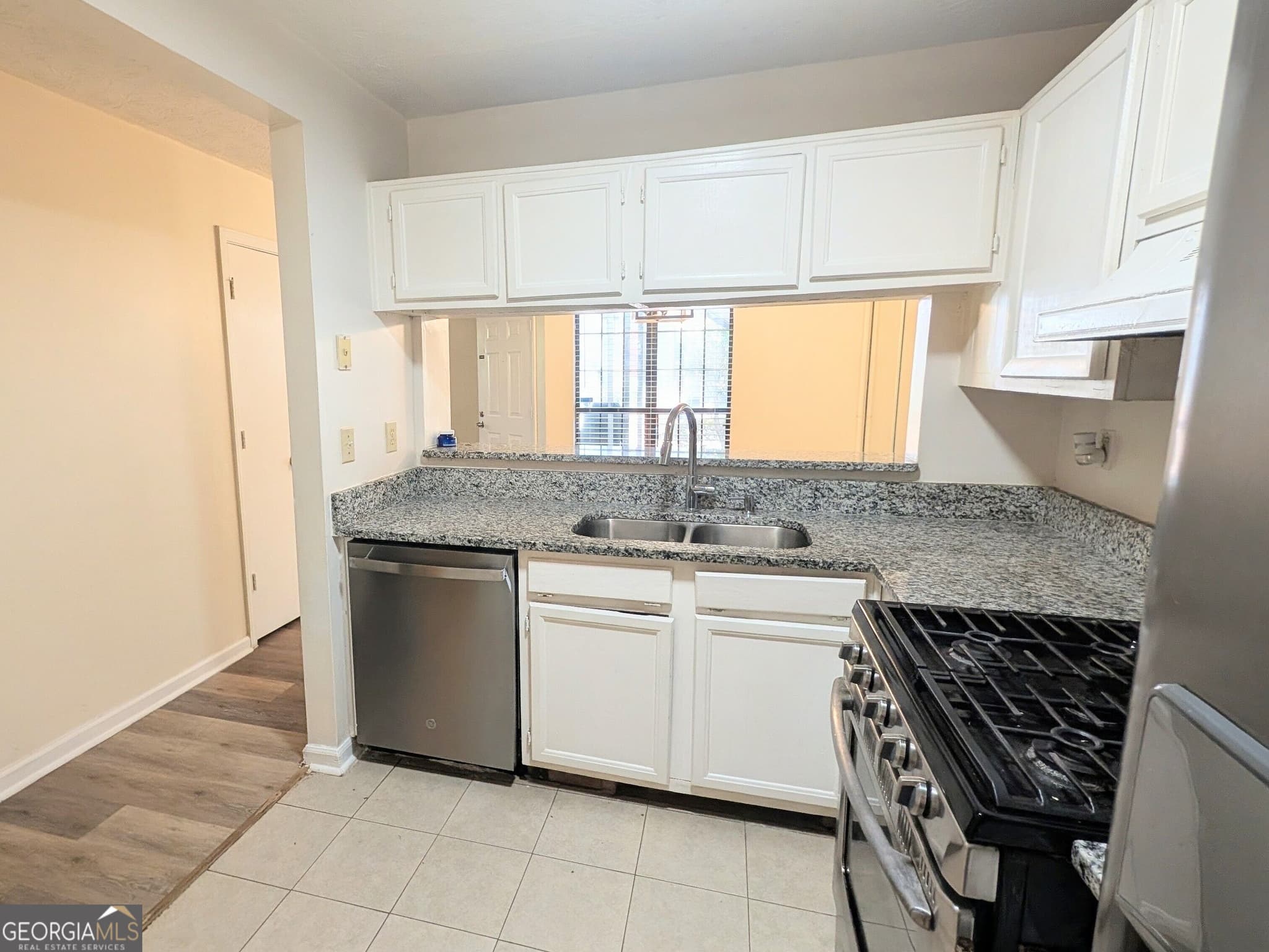 3 bedroom, 2 bathroom, 1,060 sq ft condominium for sale at 761 Windchase Lane, Stone Mountain, GA 30083 — photo 9