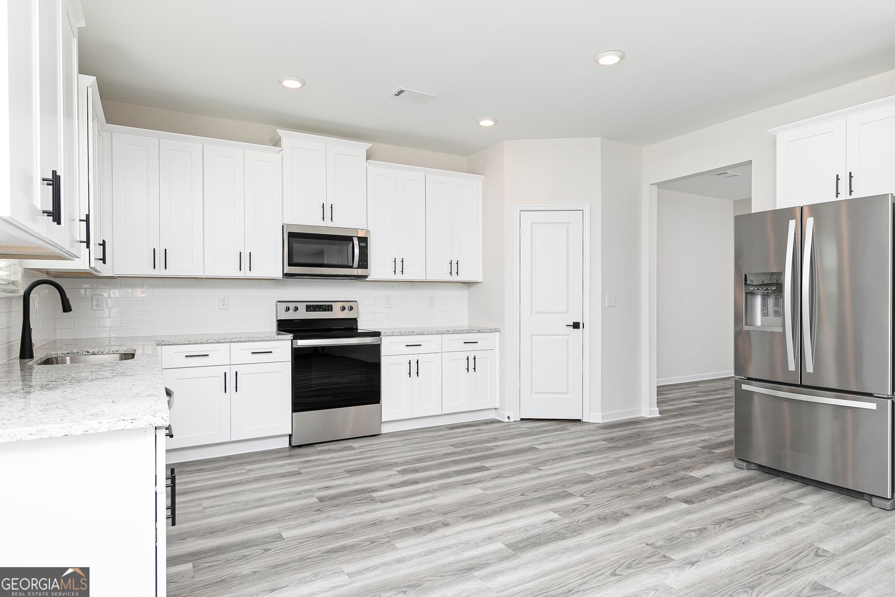 4 bedroom, 2.5 bathroom, 2,231 sq ft single family residence for sale at 127 Darter Court, Jefferson, GA 30549 — photo 6