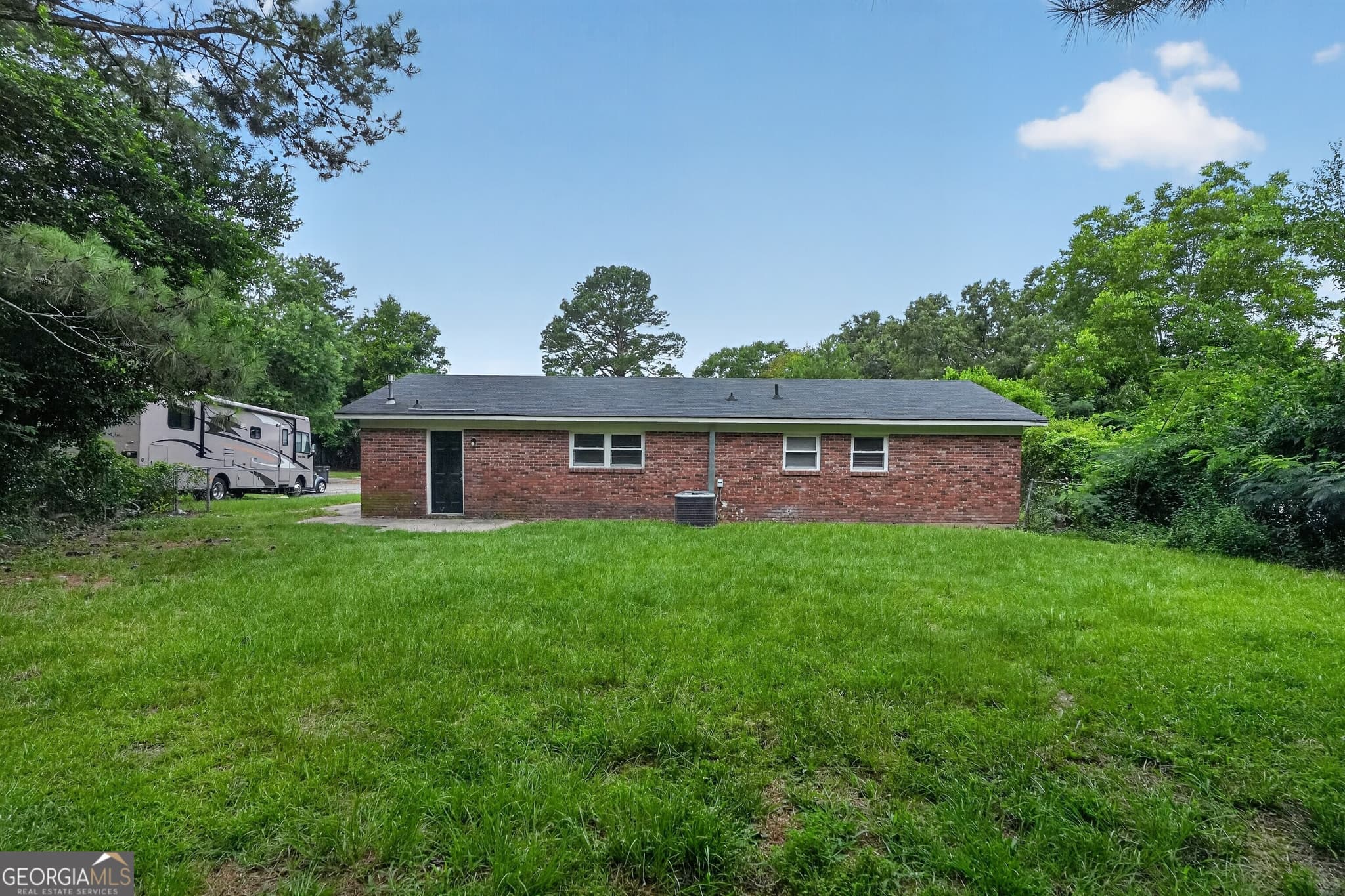 3 bedroom, 2 bathroom, 1,300 sq ft single family residence for sale at 2604 Massoit Court, Augusta, GA 30906 — photo 4