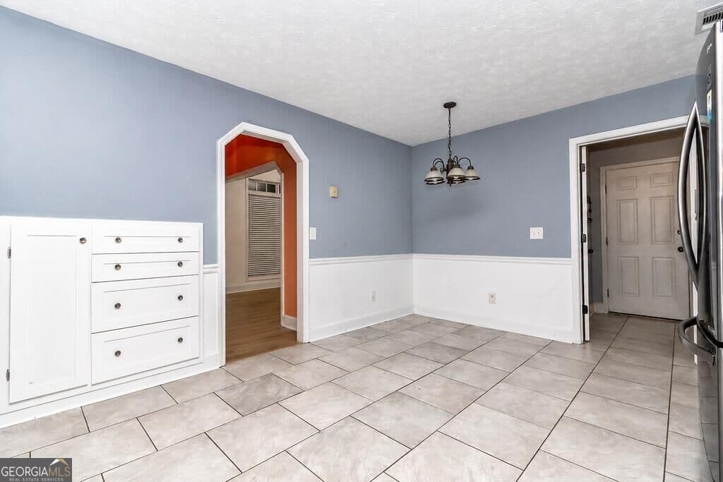 4 bedroom, 3 bathroom, 1,908 sq ft single family residence under contract at 5008 Hidden Hills Court, Columbus, GA 31909 — photo 3