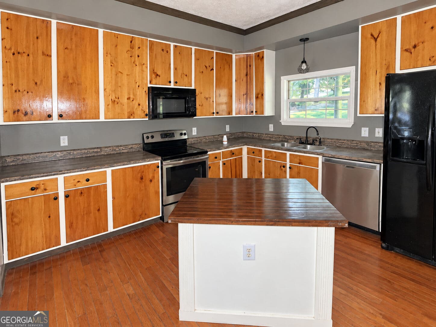 3 bedroom, 3 bathroom, 3,015 sq ft single family residence for sale at 3027 Mccomb Court, Milledgeville, GA 31061 — photo 6