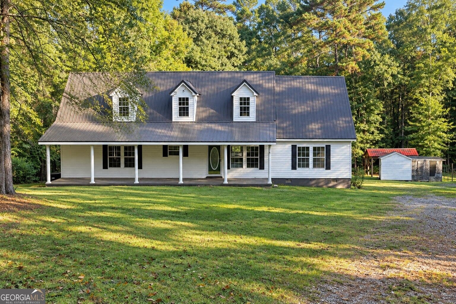 3 bedroom, 3 bathroom, 3,015 sq ft single family residence for sale at 3027 Mccomb Court, Milledgeville, GA 31061 — photo 1 of 34