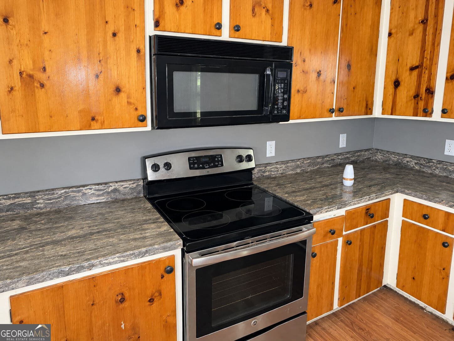 3 bedroom, 3 bathroom, 3,015 sq ft single family residence for sale at 3027 Mccomb Court, Milledgeville, GA 31061 — photo 9