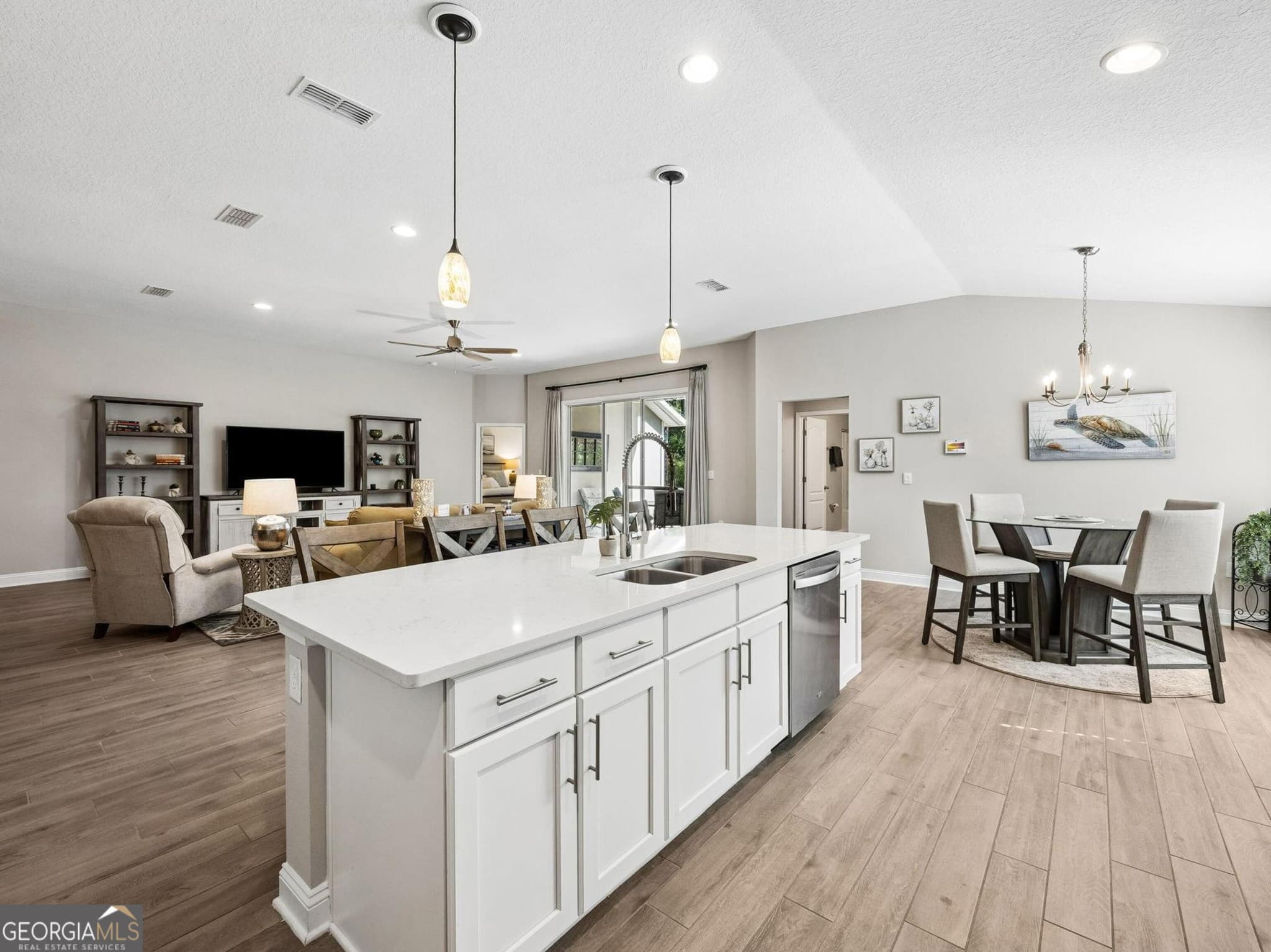 4 bedroom, 3 bathroom, 2,345 sq ft single family residence under contract at 112 Angler Lane, St. Marys, GA 31558 — photo 9