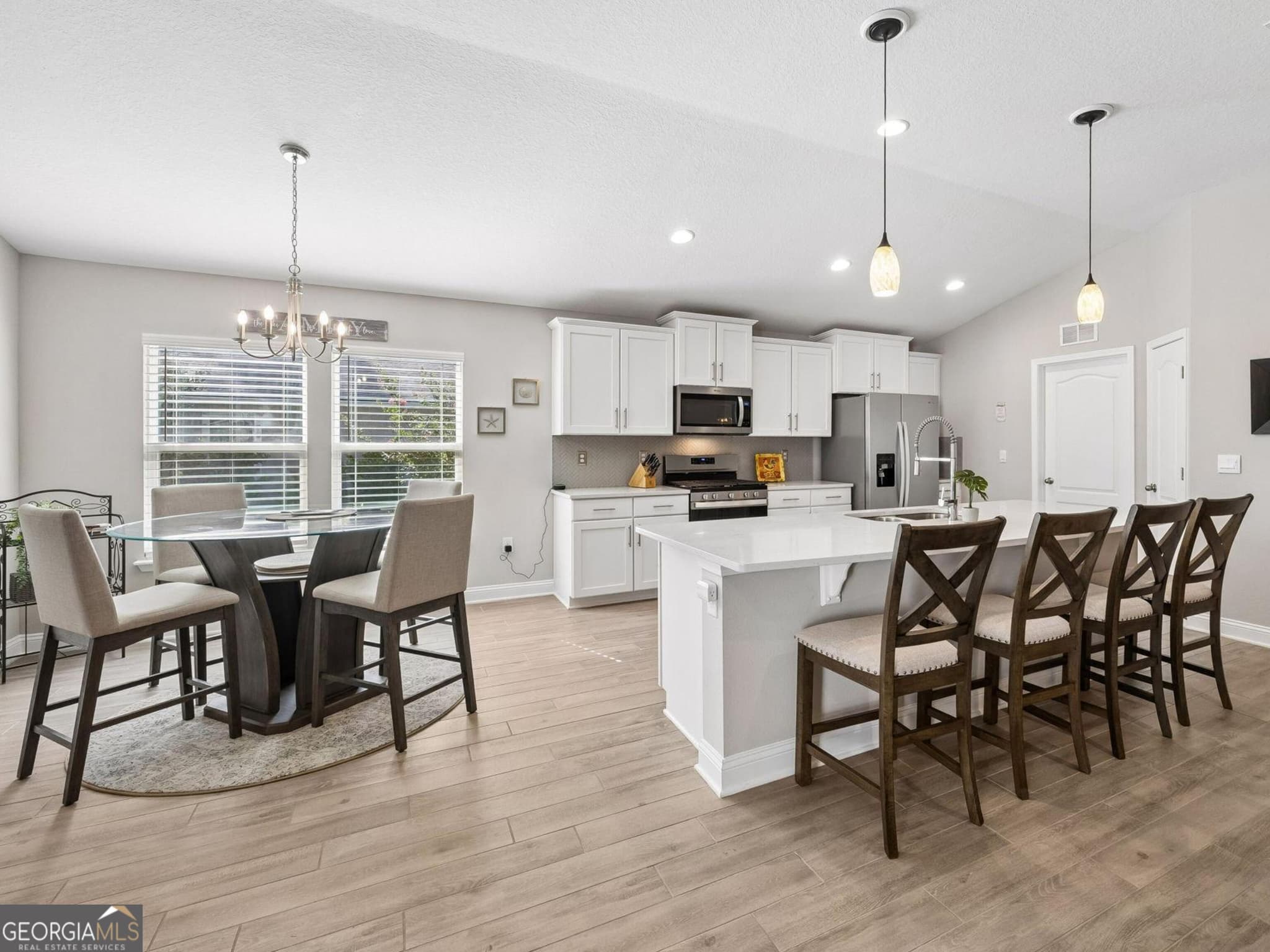 4 bedroom, 3 bathroom, 2,345 sq ft single family residence under contract at 112 Angler Lane, St. Marys, GA 31558 — photo 8