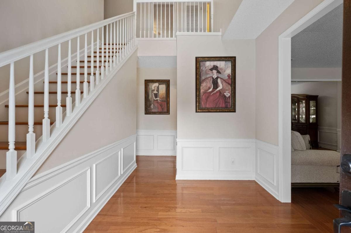 4 bedroom, 2.5 bathroom, 2,474 sq ft single family residence for sale at 485 Weatherend Court, Johns Creek, GA 30022 — photo 7