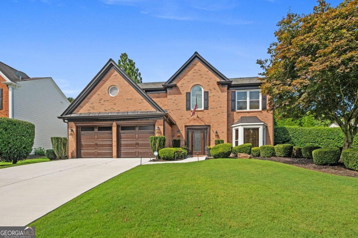 4 bedroom, 2.5 bathroom, 2,474 sq ft single family residence for sale at 485 Weatherend Court, Johns Creek, GA 30022 — photo 4