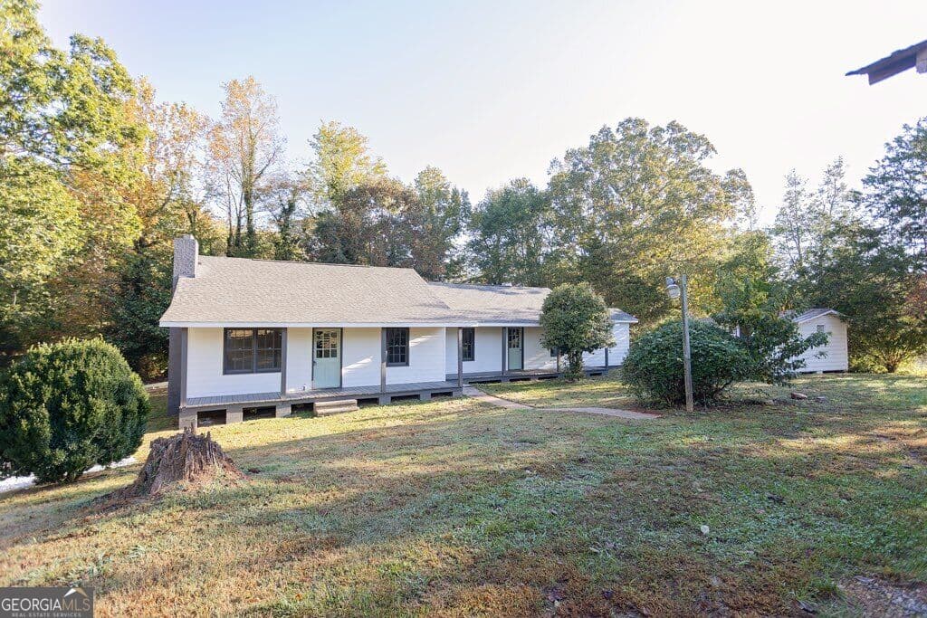 2 bedroom, 2 bathroom, 1,612 sq ft single family residence for sale at 2209 Duncan Bridge Road, Cornelia, GA 30531 — photo 2