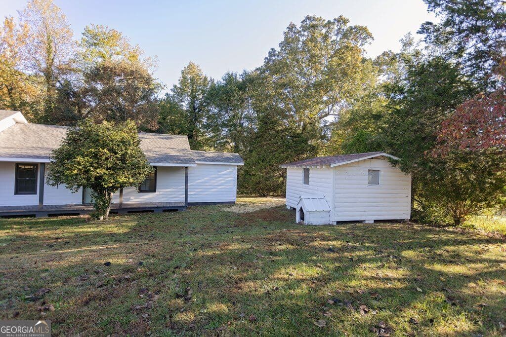 2 bedroom, 2 bathroom, 1,612 sq ft single family residence for sale at 2209 Duncan Bridge Road, Cornelia, GA 30531 — photo 3