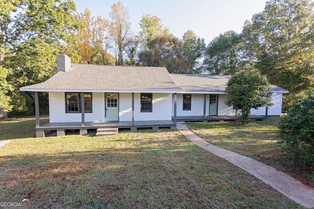 2 bedroom, 2 bathroom, 1,612 sq ft single family residence for sale at 2209 Duncan Bridge Road, Cornelia, GA 30531