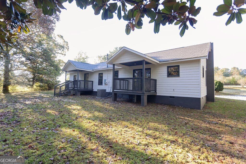 2 bedroom, 2 bathroom, 1,612 sq ft single family residence for sale at 2209 Duncan Bridge Road, Cornelia, GA 30531 — photo 4