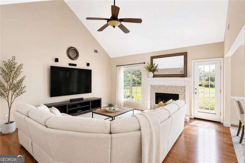 3 bedroom, 2 bathroom, 1,462 sq ft single family residence for sale at 705 Allens Landing Drive, Lawrenceville, GA 30045 — photo 10